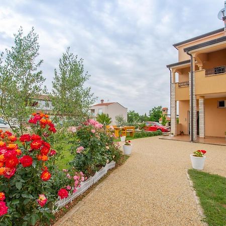 Apartment Lavanda 2 Porec Bagian luar foto