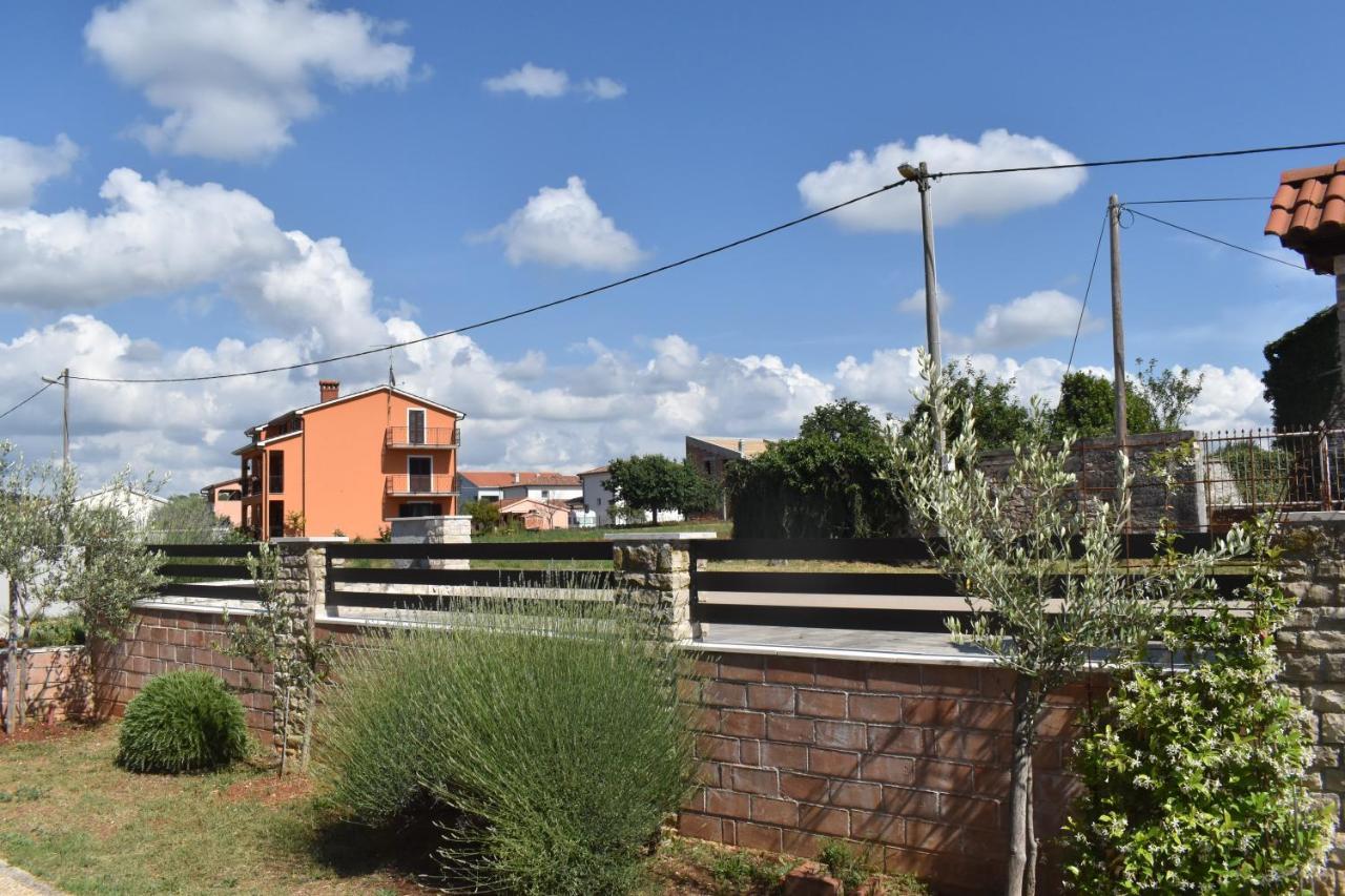Apartment Lavanda 2 Porec Bagian luar foto