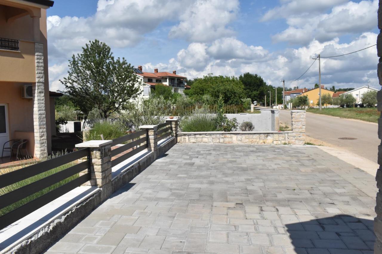 Apartment Lavanda 2 Porec Bagian luar foto