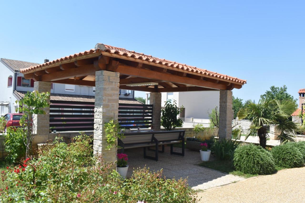 Apartment Lavanda 2 Porec Bagian luar foto
