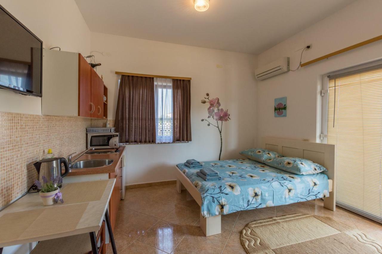 Apartment Lavanda 2 Porec Bagian luar foto