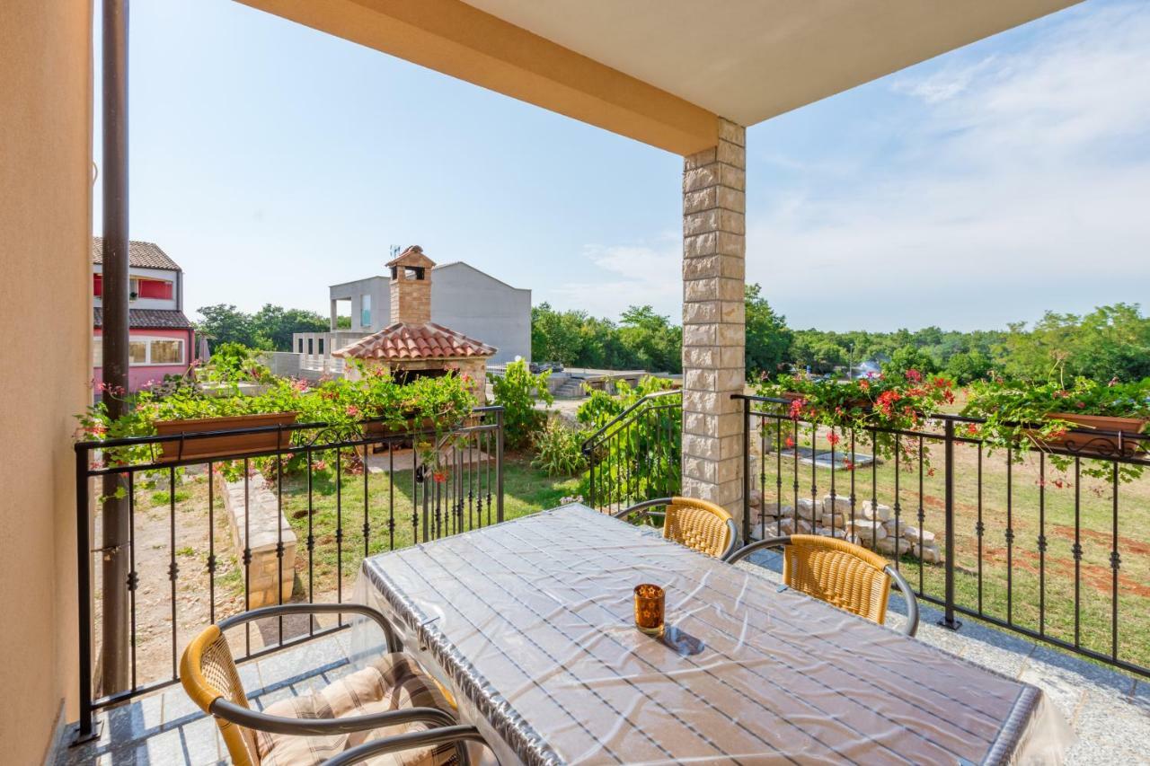 Apartment Lavanda 2 Porec Bagian luar foto