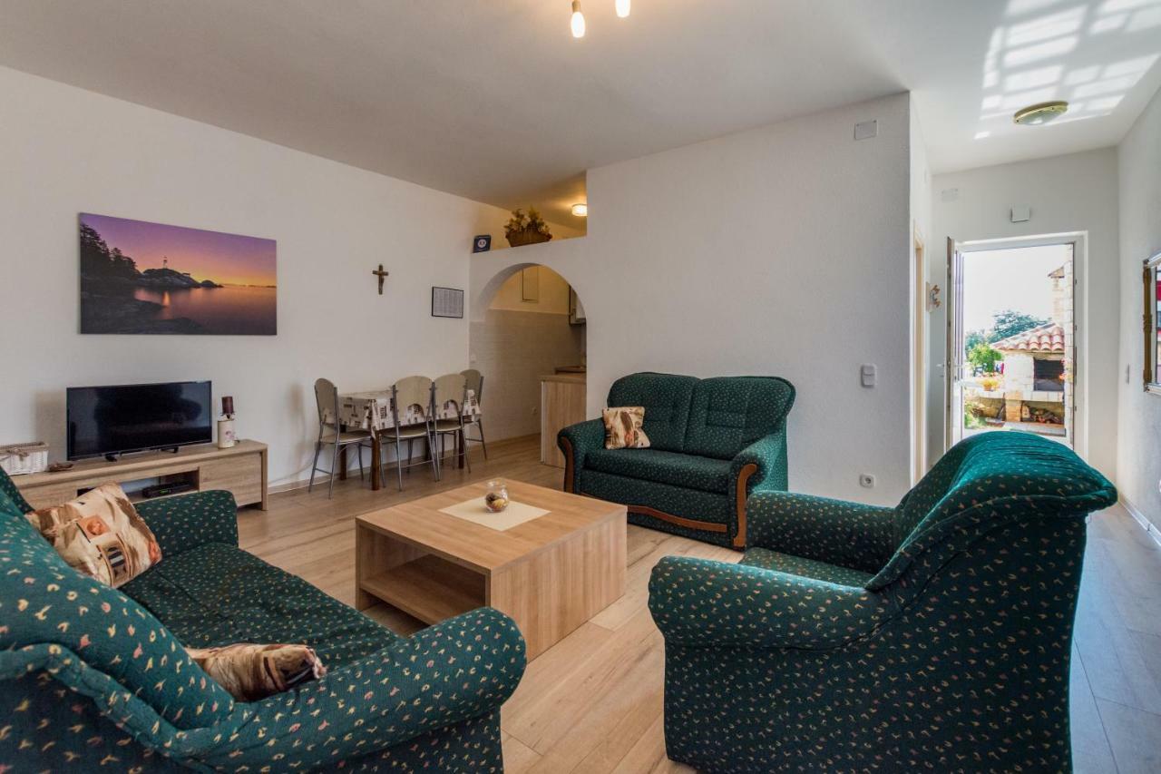 Apartment Lavanda 2 Porec Bagian luar foto
