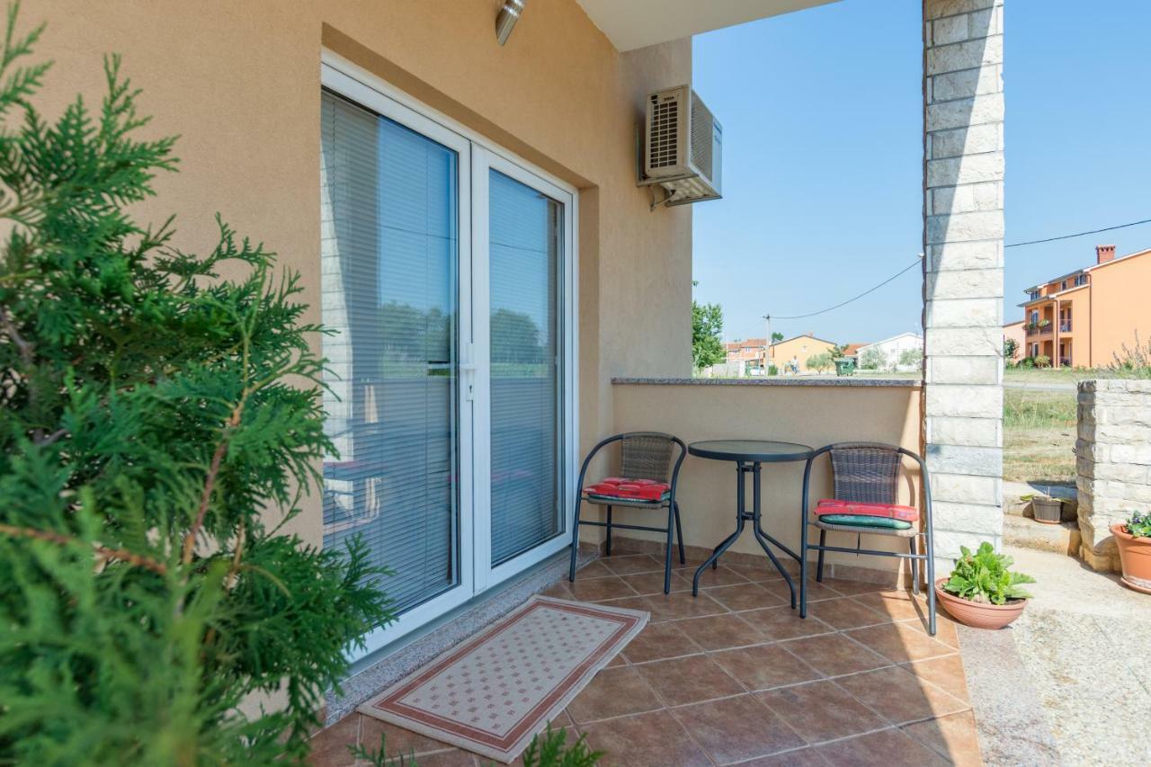 Apartment Lavanda 2 Porec Bagian luar foto
