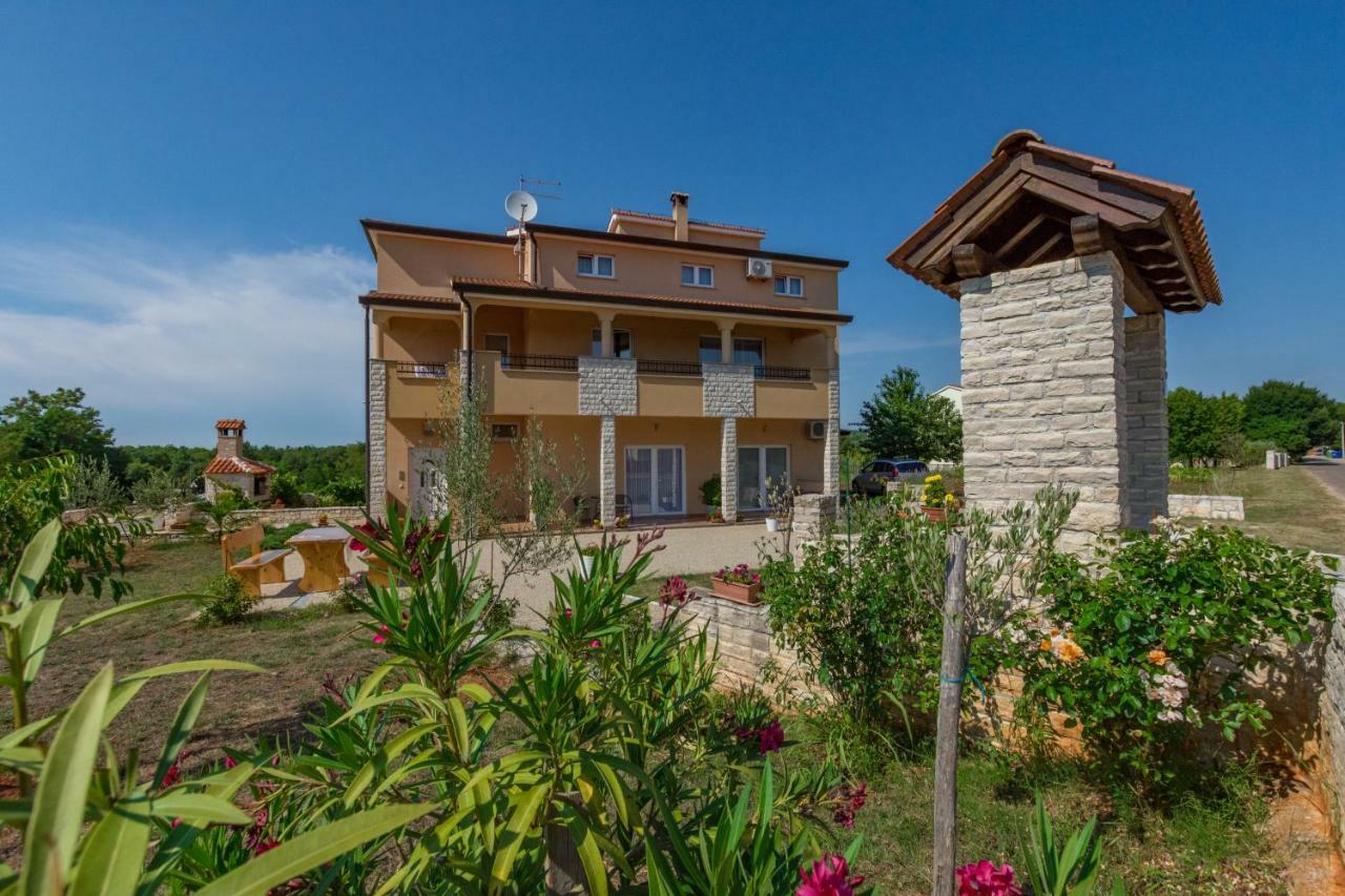 Apartment Lavanda 2 Porec Bagian luar foto