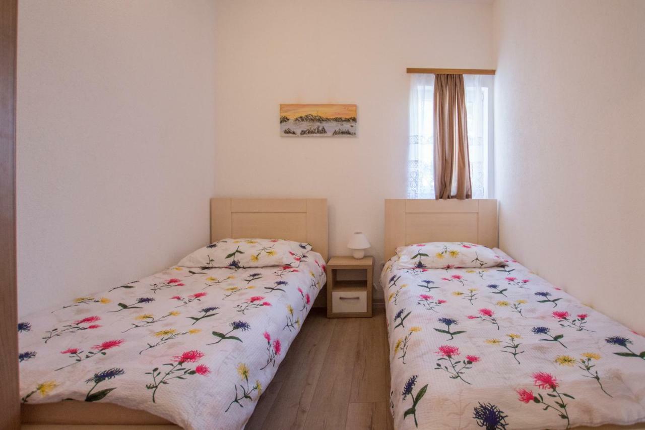 Apartment Lavanda 2 Porec Bagian luar foto