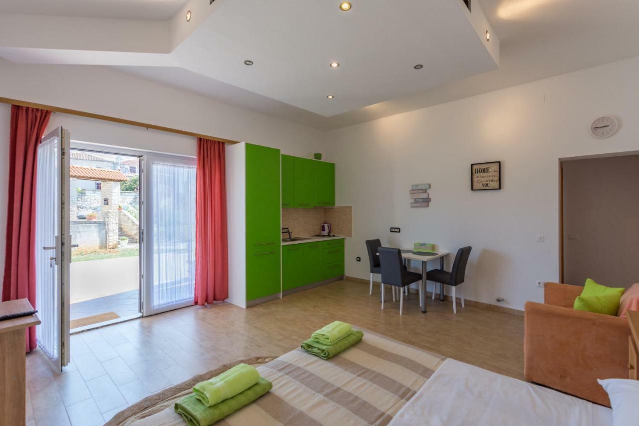 Apartment Lavanda 2 Porec Bagian luar foto