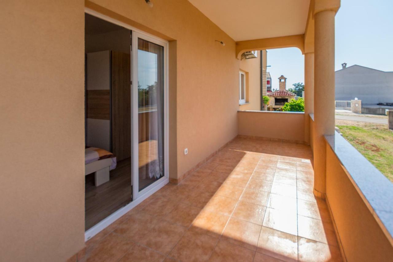 Apartment Lavanda 2 Porec Bagian luar foto