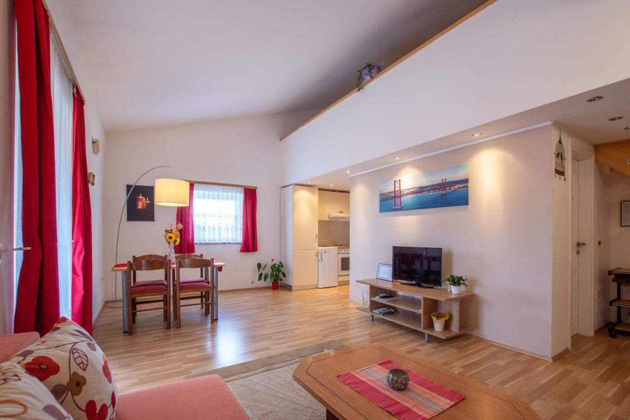 Apartment Lavanda 2 Porec Bagian luar foto